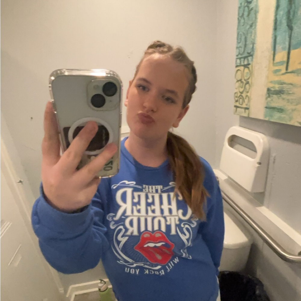 Meet your Posher, Sierra